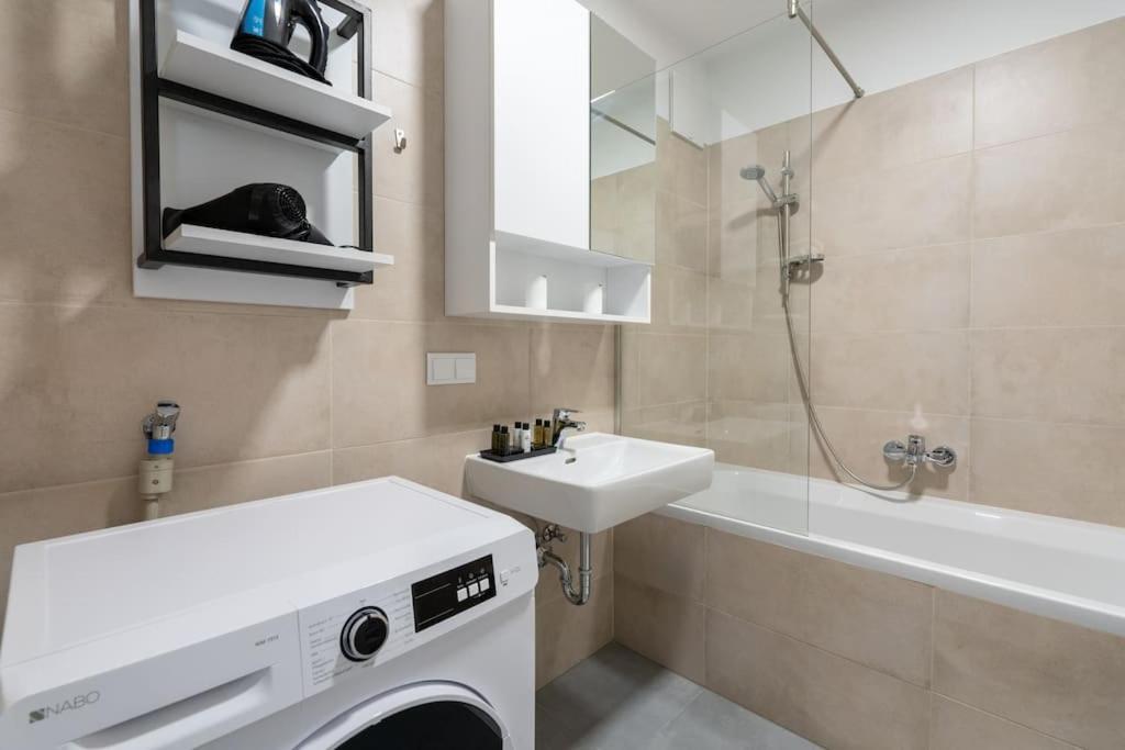 Cute 1Br Hideaway & City Quick By Hm Wenen Buitenkant foto